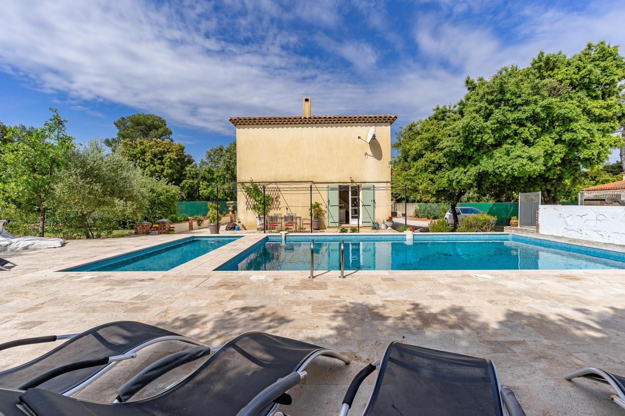 Le Manoir De Flassans Εξωτερικό φωτογραφία